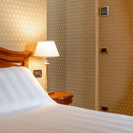 Hotel Oceania Roma Esterno foto