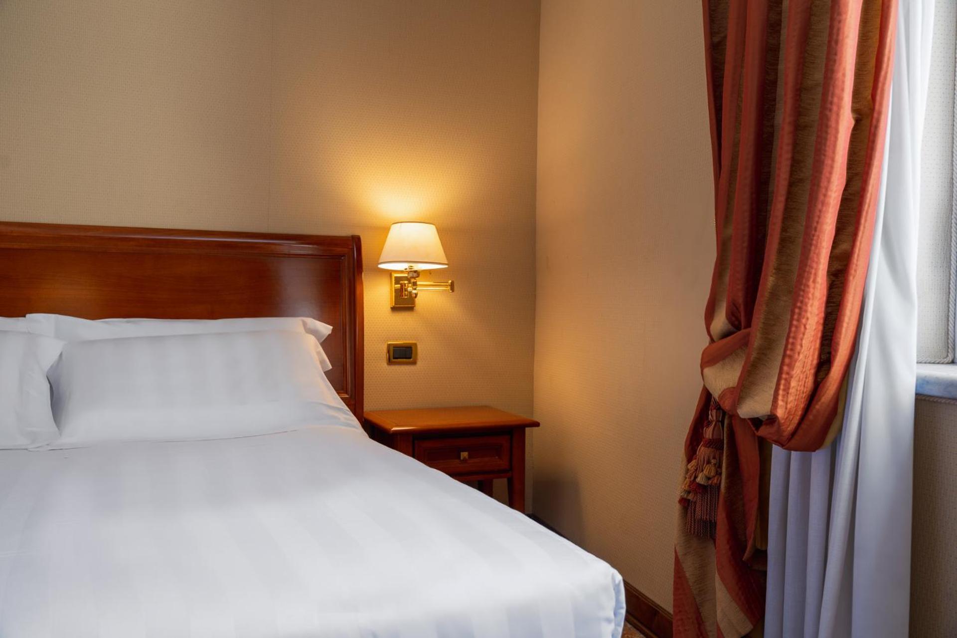 Hotel Oceania Roma Esterno foto