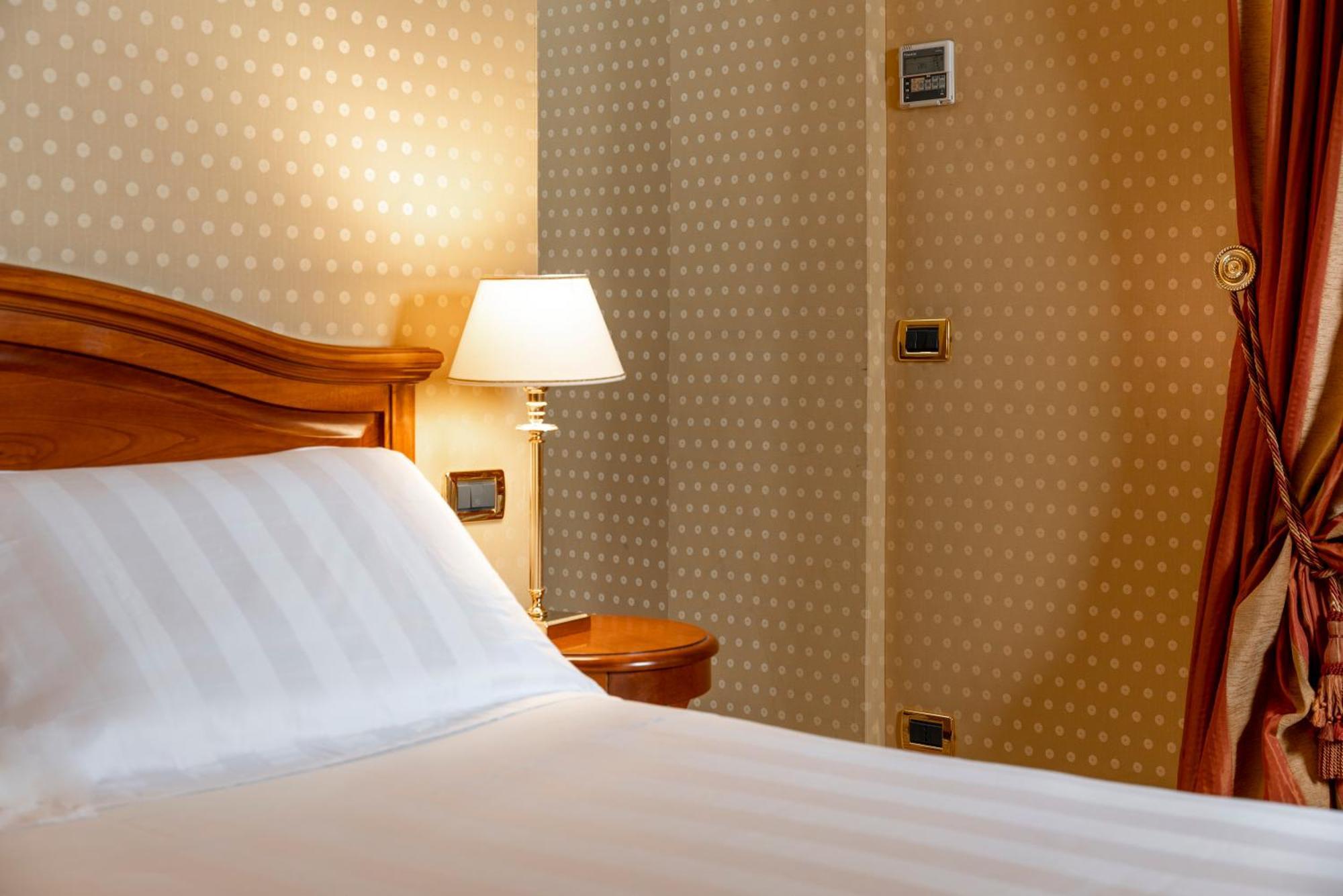 Hotel Oceania Roma Esterno foto